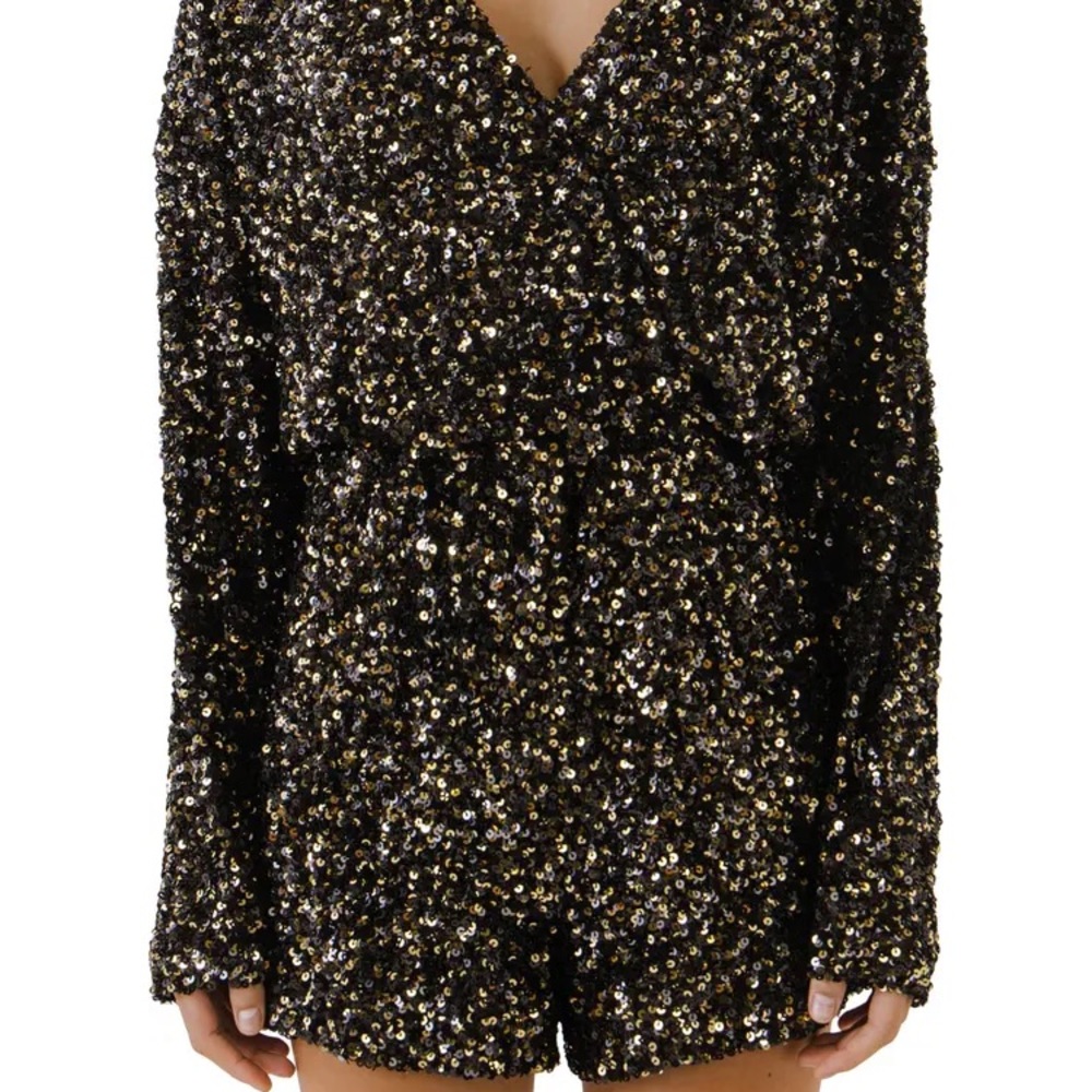 2D Sequin Faux Wrap Romper
ENDLESS ROSE